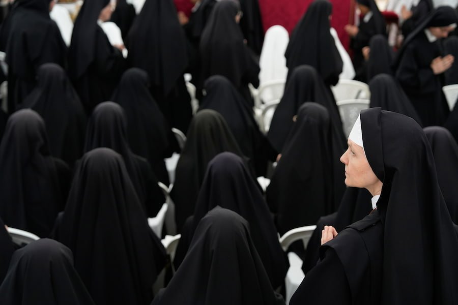 O Vaticano excomunga bispos e padres cismáticos e alerta seus seguidores