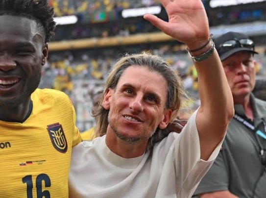 Sebastian Bekasece renuncia após eliminação do Equador na Copa do Mundo de 2026