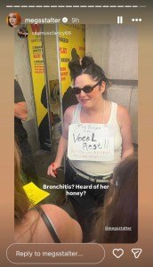 Meg Stalter está retornando à Broadway em Oh Mary!, cumprimentando os fãs do Stage Door