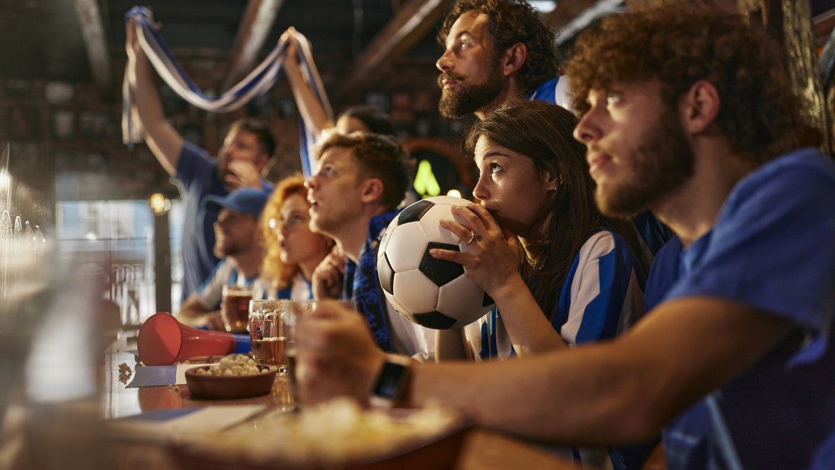 Você terá seu time com estes itens essenciais da Copa do Mundo, de camisetas a itens colecionáveis