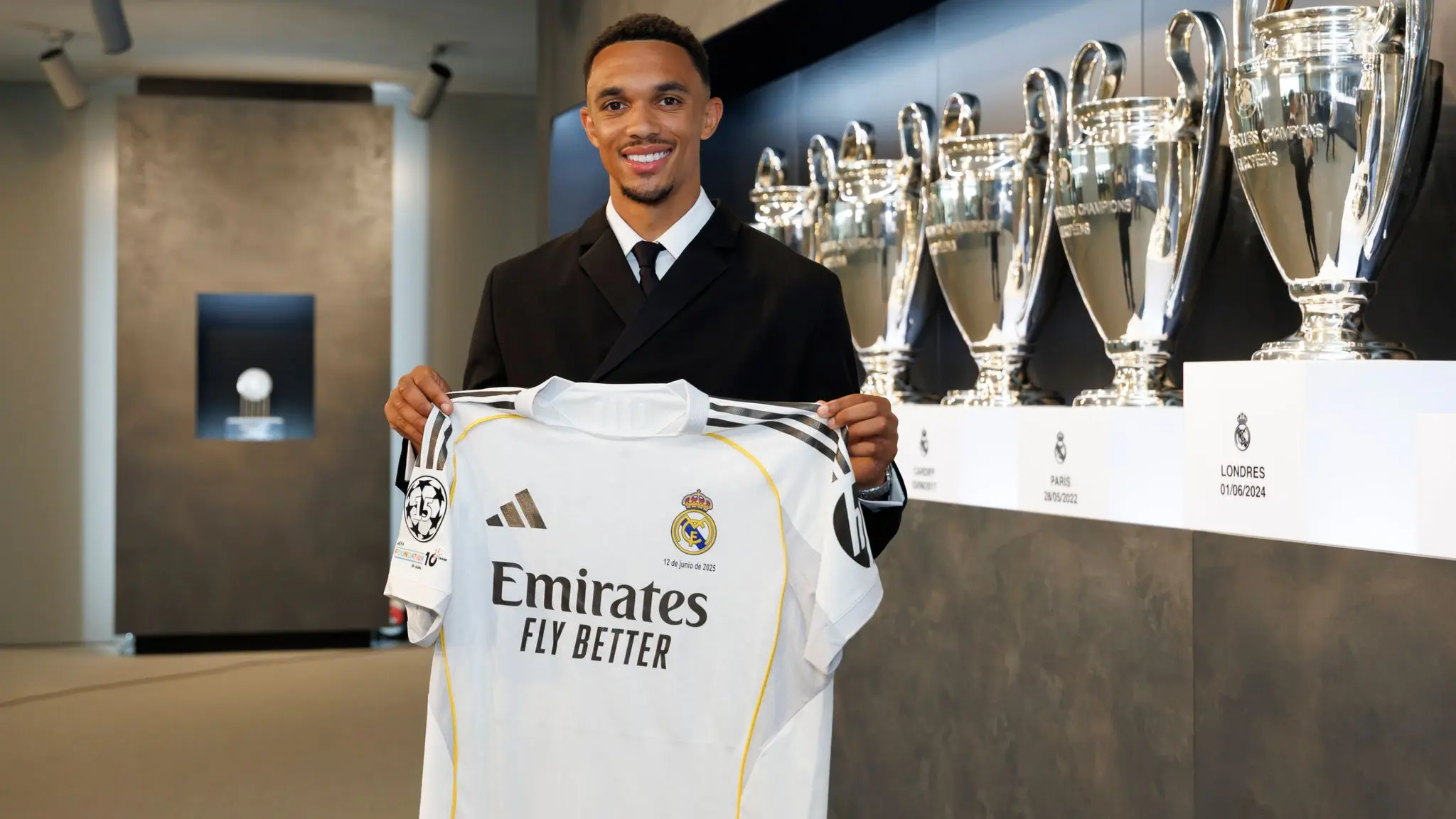 Alexander-Arnold fala sobre a pré-temporada de Mourinho e Real Madrid