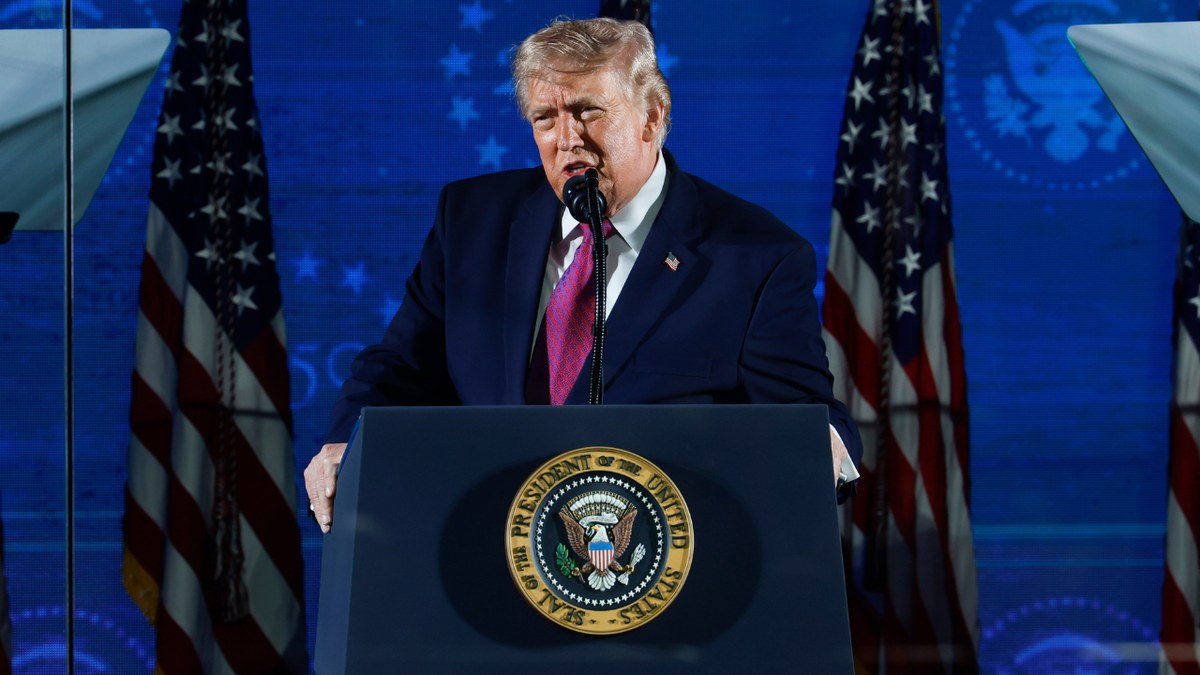 Trump pronto para fazer um discurso histórico no National Mall