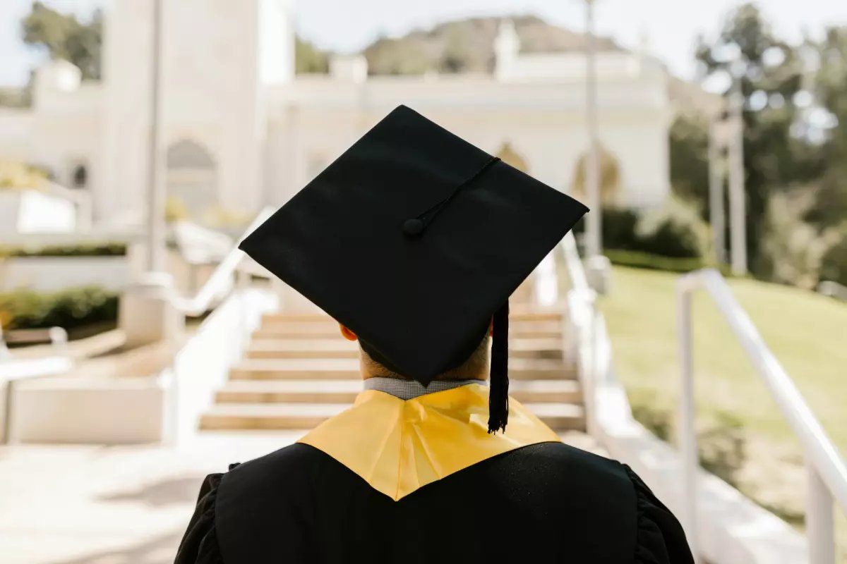 Aqui está o que os mutuários precisam saber antes das mudanças nos empréstimos estudantis em 1º de julho – Houston Public Media