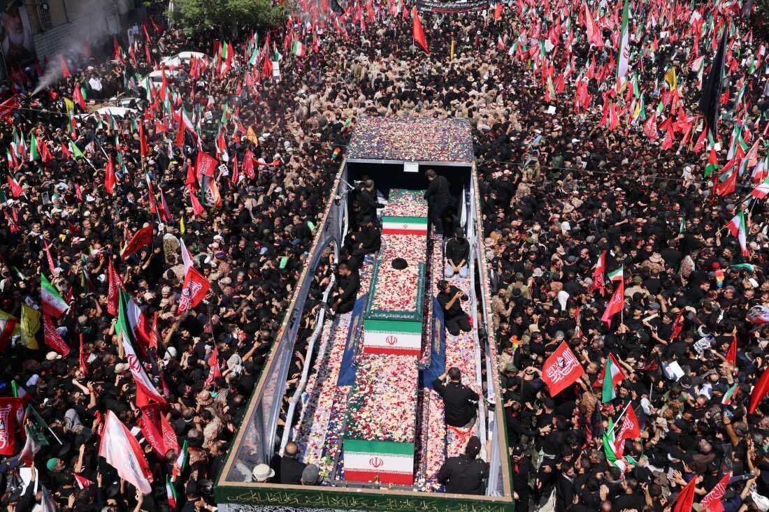 Procissão fúnebre do Aiatolá Khamenei do Irã: NPR