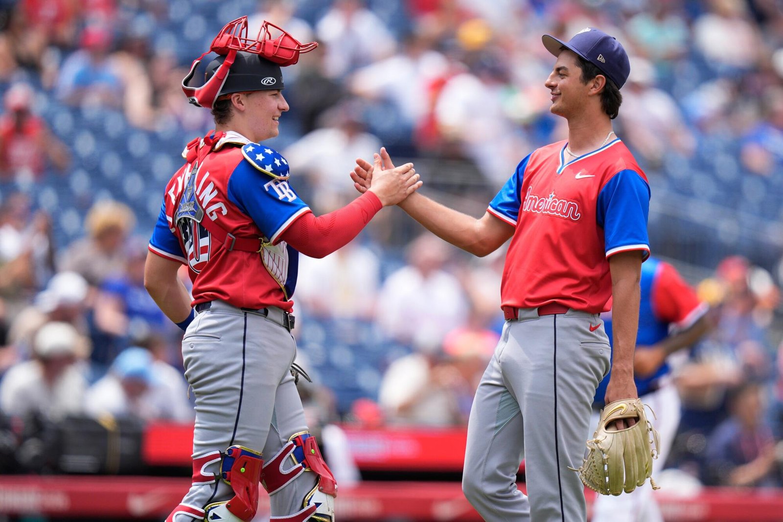 O melhor escolhido do draft de 2025 dos Angels, Tyler Bremner, sofre uma dor de cabeça