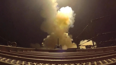 Ataques aéreos dos EUA contra o Irã: EUA lançam quinto dia de ataques ao Irã, visando instalações militares perto do Estreito de Ormuz